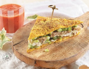 Panino unico: club sandwich integrale agli asparagi e tacchino con maionese alla maggiorana